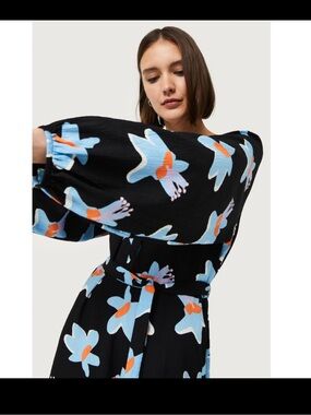 Compania Fantastica dress with belt. Balloon sleeves. Size small.